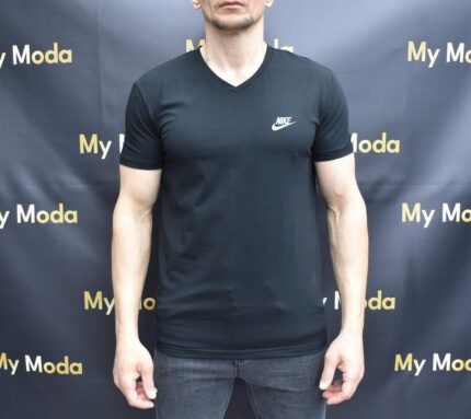 Koszulka męska Nike – Czarna z dekoltem w serek